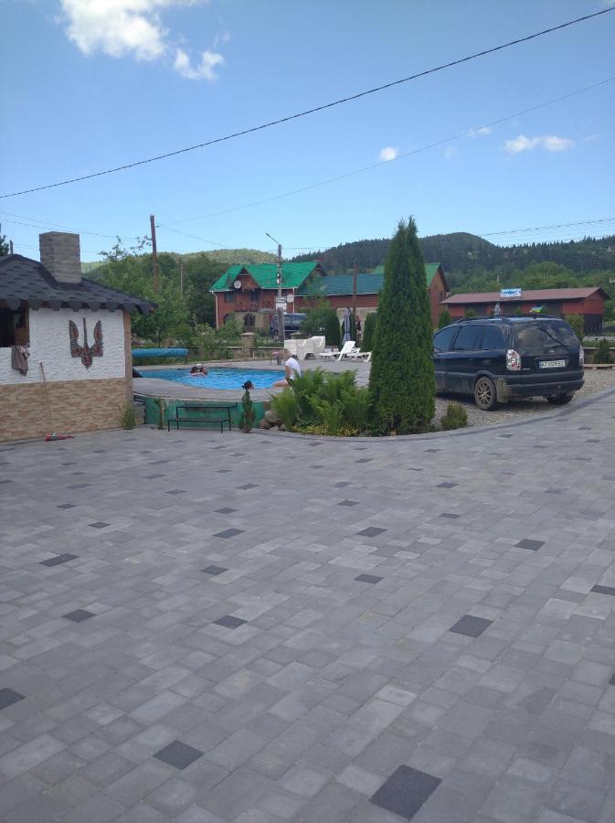 Садиба Янчар Номер Студiо З Басейном マイコリチン エクステリア 写真